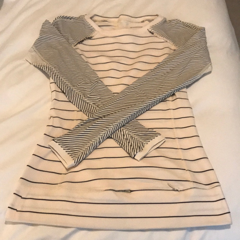 Lululemon Size 4 Rulu Top with Lace Detail